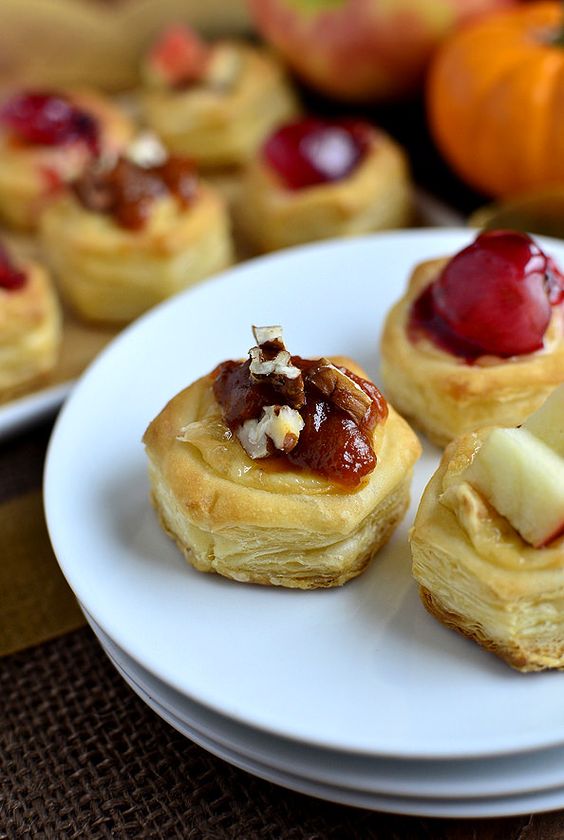 baked brie bites with apples, grapes and nuts are gorgeous for a fall wedding, with all the tastes of the fall