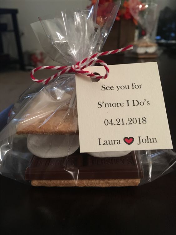 an s'more rehearsal dinner favor is a cool idea that won't break the bank