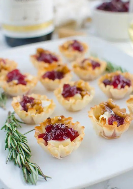 cranberry brie bites are ideal for winter and especially Christmas weddings