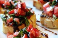 delicious bruschettas with fresh tomatoes, arugula, olive oil and balsamic are amazing for the fall