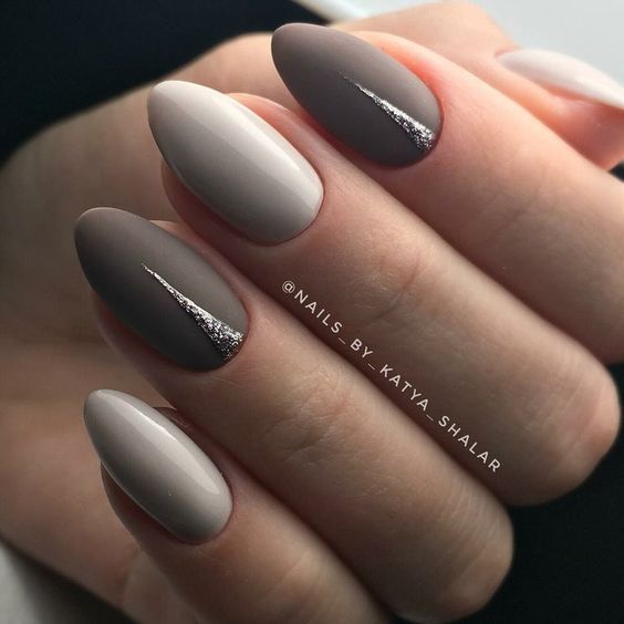 glossy white and matte grey nails with silver glitter touches are beautiful and romantic and will match your fall bridal look