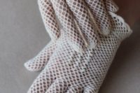 vintage bridal crochet gloves are a great idea for a vintage bride who wants something natural – your hands won’t be hot in cotton