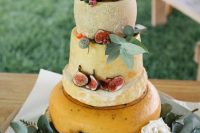 a rustic cake alternative for a summer wedding