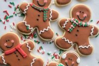 gingerbread people sugar cookies are traditional for Christmas, they will bring a homey feeling to the wedding
