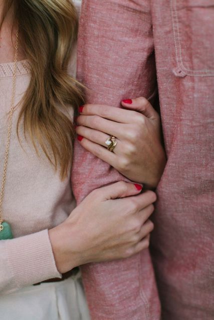 show off your engagement ring hugging your love - this is a very original Valentine photo idea