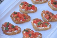 heart-shaped tartlets with cream cheese and tomatoes and herbs are lovely and easy vegetarian appetizers for a Valentine wedding