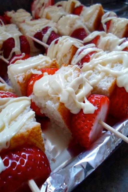 strawberries, vanilla cakes and cream skewers are lovely Valentine wedding appetizers or desserts to enjoy