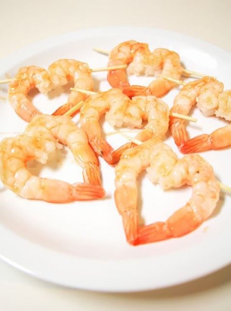 heart-shaped shrimp appetizers are a lovely idea not only for a Valentine's Day wedding but also for many other holidays, too