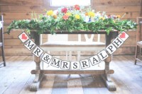 cozy-and-colorful-vintage-bohemian-barn-wedding-14