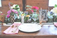 cozy-and-colorful-vintage-bohemian-barn-wedding-17