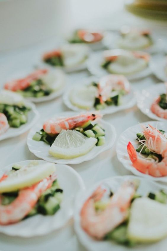 mini tartlets with shrimps, cucumbers and lemon are amazing appetizers for seafood lovers
