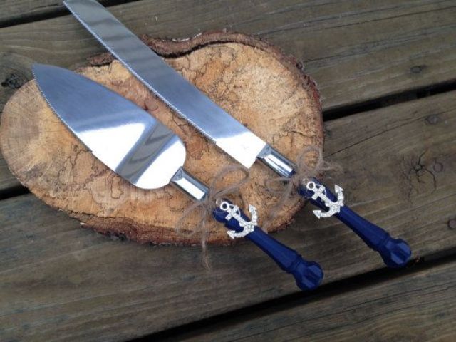 wedding cake knives with beautiful nautical handles and anchors are amazing to give them as wedding gifts or prepare as wedding accessories