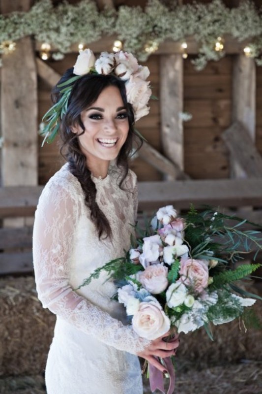 Picture Of romantic spring bohemian bridal looks to get inspired  10