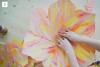 DIY Giant Standing Paper Flower For Your Wedding Decor9