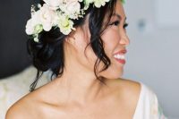 a gorgeous blush and white bloom floral crown with some greenery and blooming branches is a veyr fresh and beautiful idea