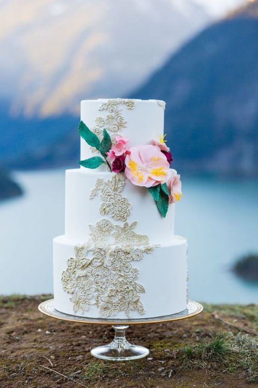 Breathtakingly Beautiful Cliffside Bridal Shoot On Dablo Lake
