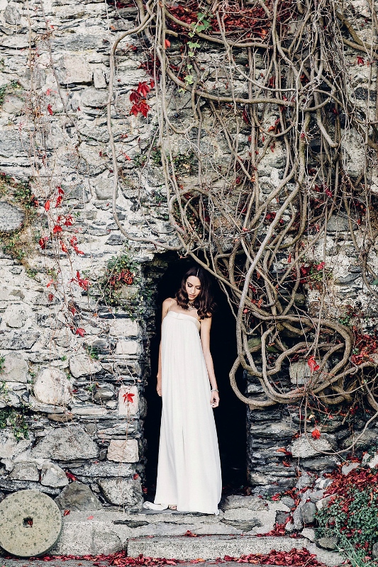 Laid Back And Scandinavian Inspired Autumn Bridal Shoot