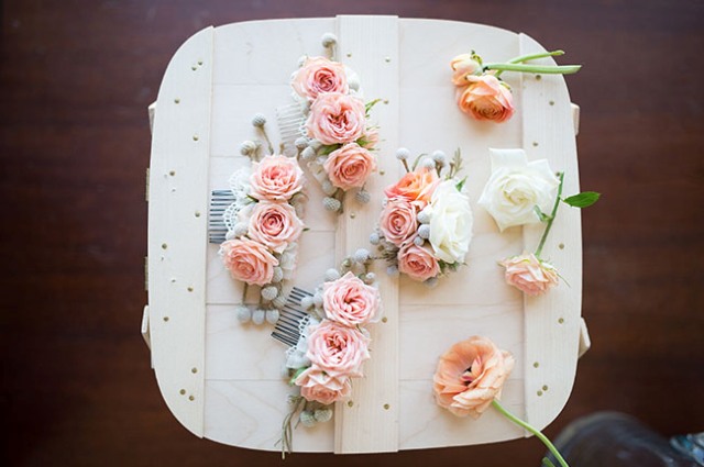 Gentle DIY Flower Comb For Wedding Hairstyles