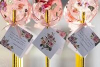 cute edigble wedding favors with dried flowers