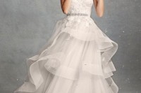 the-hottest-2016-wedding-trend-16-flirty-tiered-gowns-for-a-bride-1