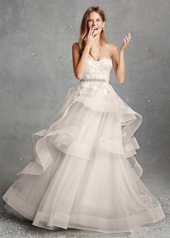 The Hottest 2016 Wedding Trend: 16 Flirty Tiered Gowns For A Bride