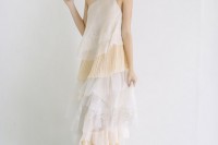 the-hottest-2016-wedding-trend-16-flirty-tiered-gowns-for-a-bride-2