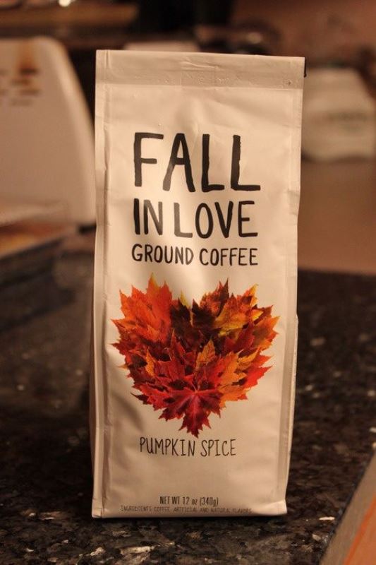 ground coffee with pumpkin spice in packages is a cool idea for a fall coffee-loving wedding