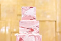 a square pink marble wedding cake is a bold yet laconic solution for a modern summer wedding