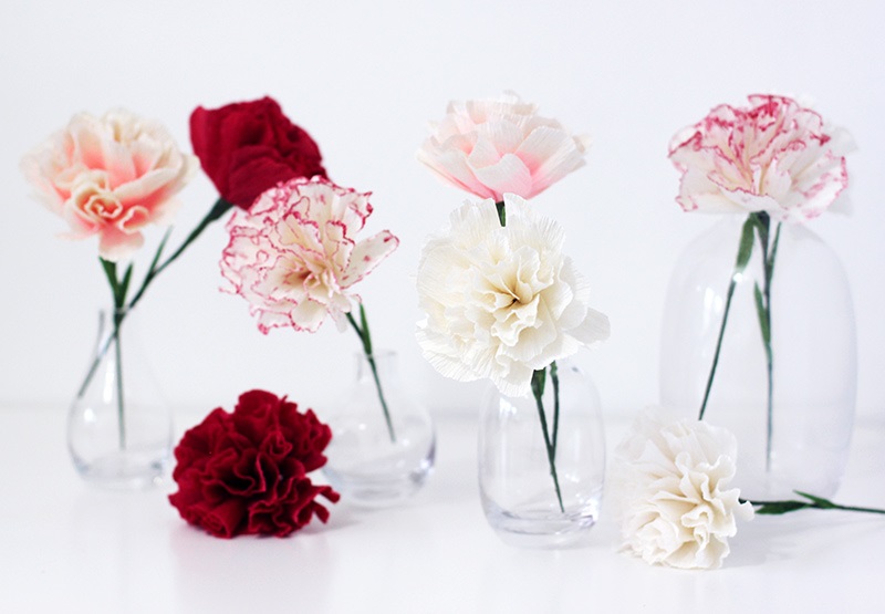 Picture Of adorable diy paper carnations for bridal shower decor  1