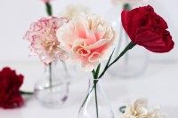 adorable-diy-paper-carnations-for-bridal-shower-decor-3