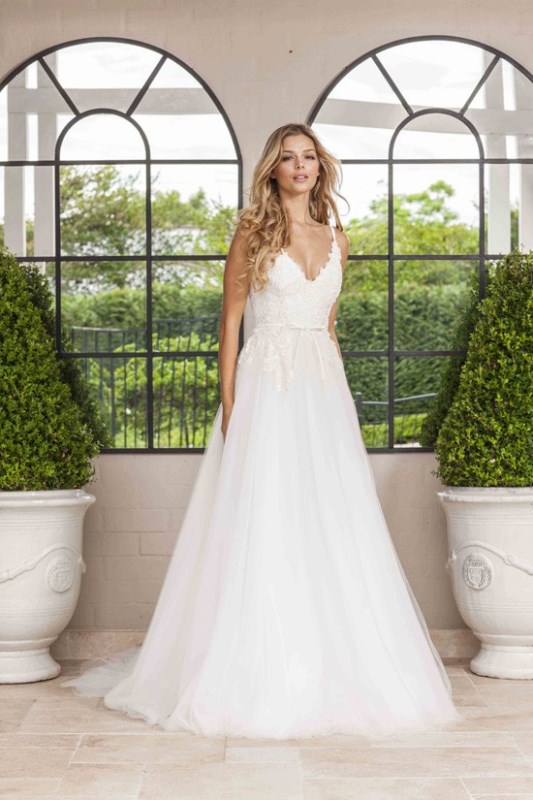 Picture Of enchantment wedding dress collection from lisa gowing  12