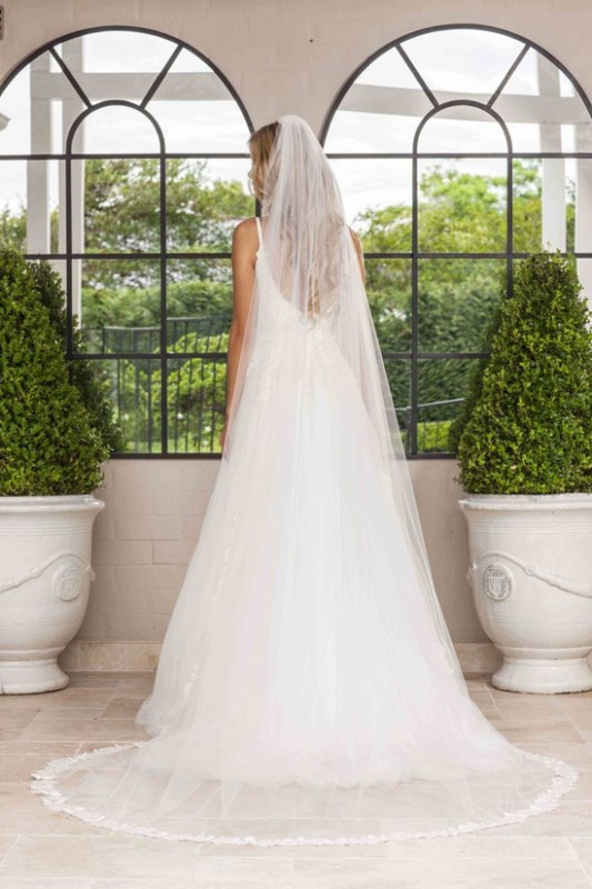 ‘Enchantment’ Wedding Dress Collection From Lisa Gowing
