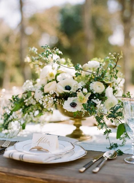 Gorgeous Ideas To Incorporate Anemones Into Your Wedding