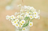 21 Romantic Ideas To Incorporate Chamomile Daisies Into Your Wedding 10