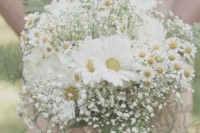 21 Romantic Ideas To Incorporate Chamomile Daisies Into Your Wedding 2