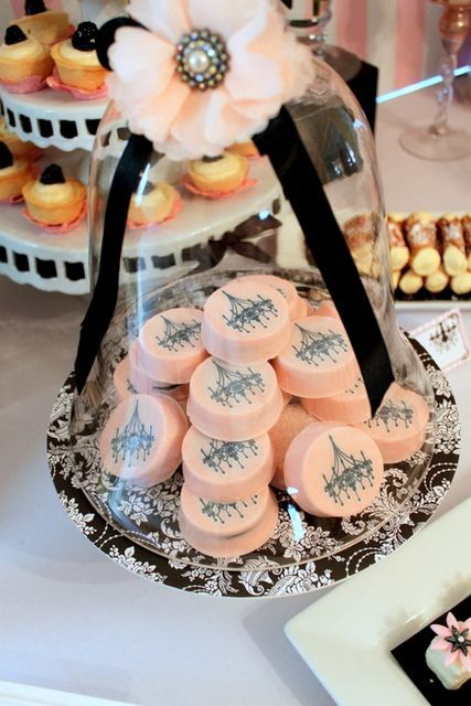 macarons are perfect desserts as for a wedding as for a bridal shower