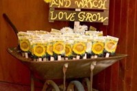 offer sunflower seeds to your guests as sustainable wedding favors, this is a cool and fresh idea
