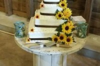 a cool square cake with sunflowers