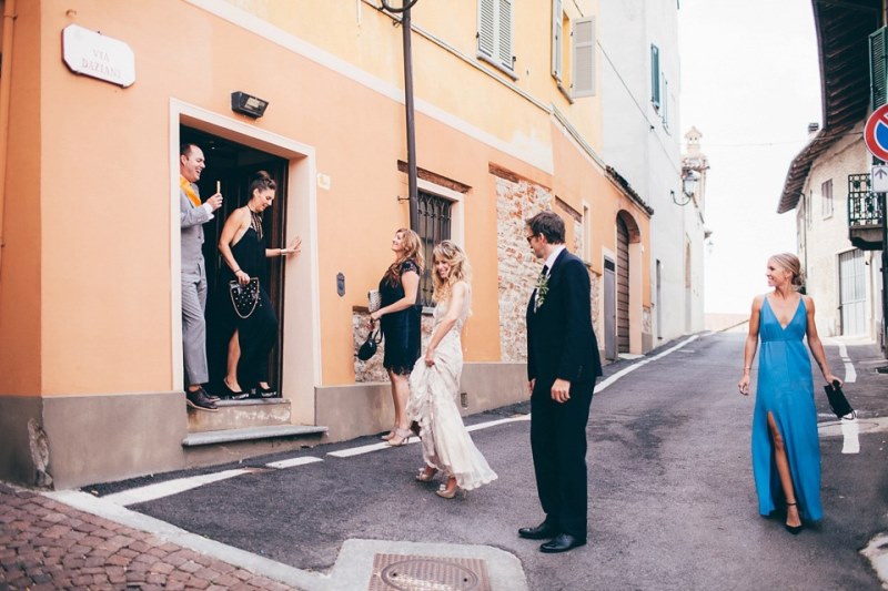 Picture Of glamorous yet relaxed italian countryside wedding  13