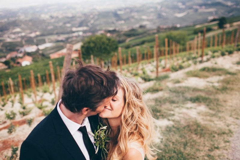 Picture Of glamorous yet relaxed italian countryside wedding  19