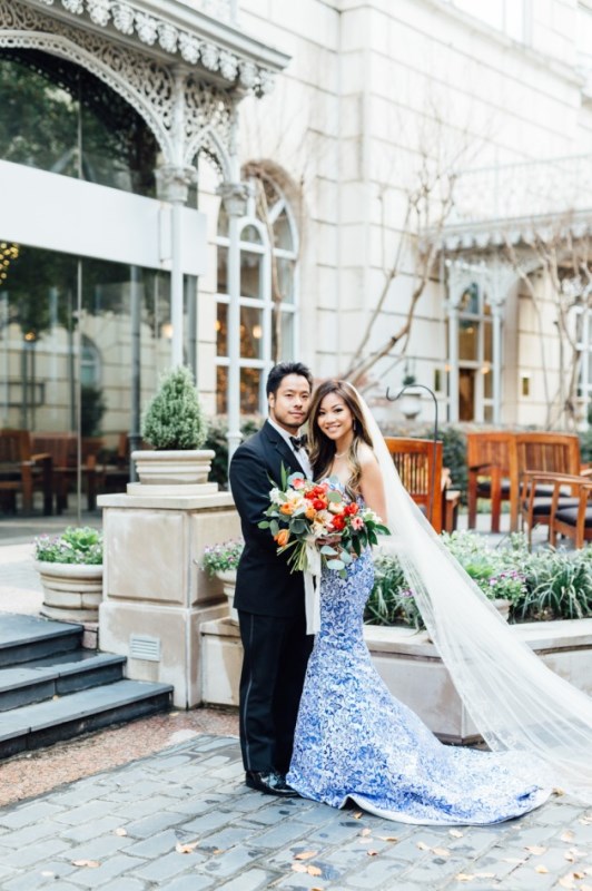 Gorgeous Blue And White Chinese Pottery Inspired Wedding Shoot