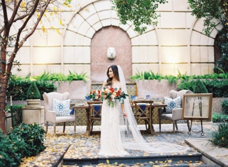 Gorgeous Blue And White Chinese Pottery Inspired Wedding Shoot