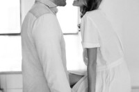 naturally-beautiful-and-intimate-engagement-photos-at-home-4