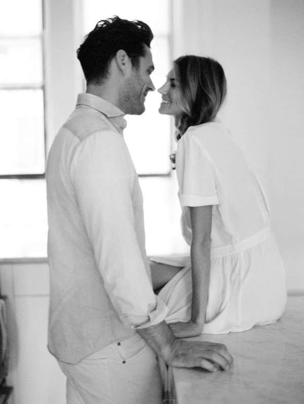 Naturally Beautiful And Intimate Engagement Photos At Home