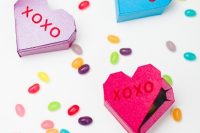 Heart-Favor-Boxes-Filled-With-Candies