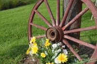 Wagon wheel decorated with flowers