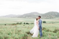 rustic-wedding-with-a-refreshing-color-palette-2