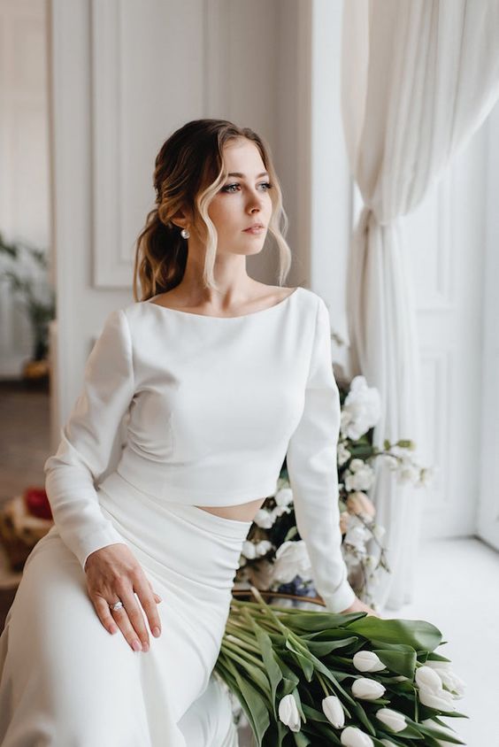 such a modern plain separate with a crop top and a skirt will be a great idea for both a bridal shower and a casual wedding
