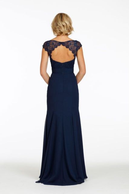 Elegant backless maxi dress with lace