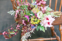 04 Her bouquet was made of wildflowers to highlight that it’s a forest and mountain wedding